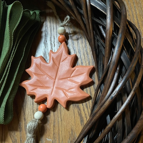 NWOT Fall Wreath, Wire Ribbons (2), Decoration - Picture 2 of 3